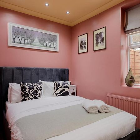 Central Stylish 2-Bed Apartment In Londra Esterno foto