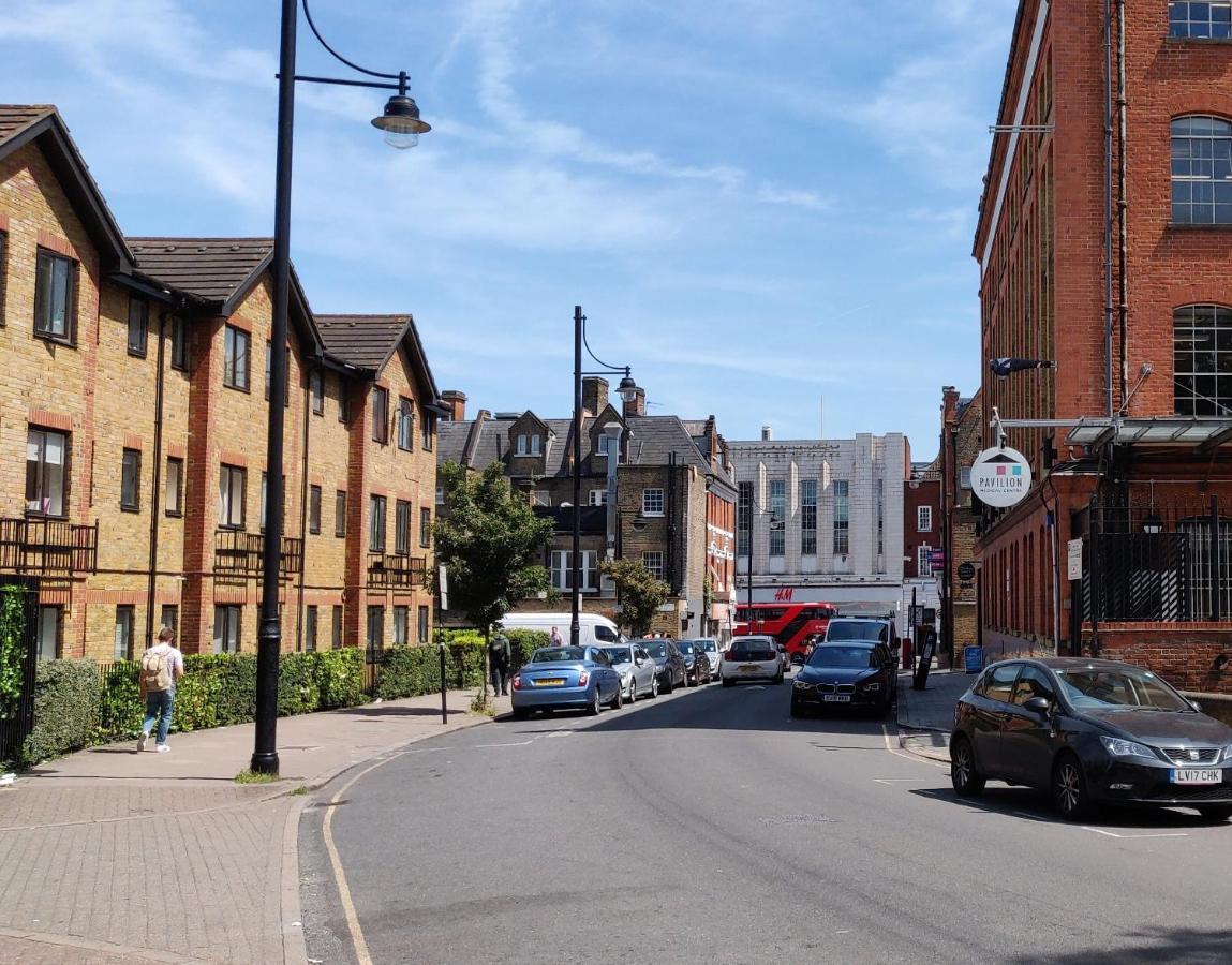 Central Stylish 2-Bed Apartment In Londra Esterno foto