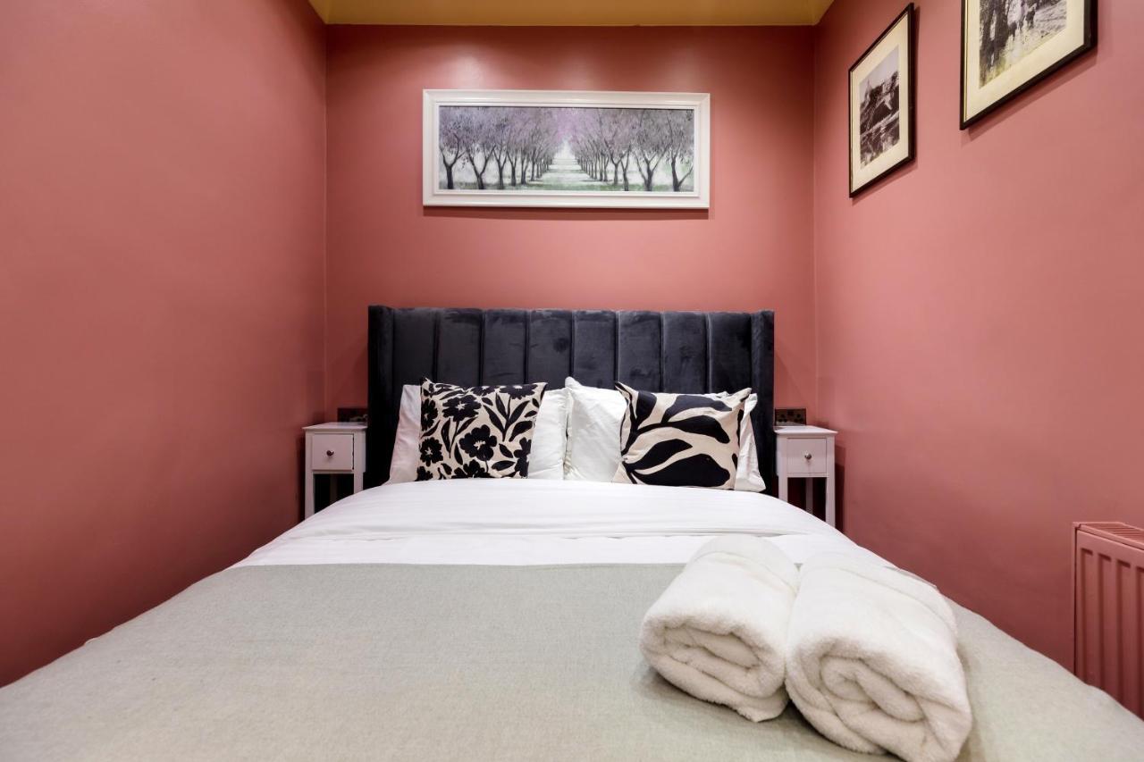 Central Stylish 2-Bed Apartment In Londra Esterno foto